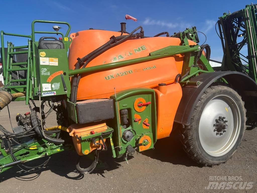 Amazone UX 4200 Прикачни пръскачки
