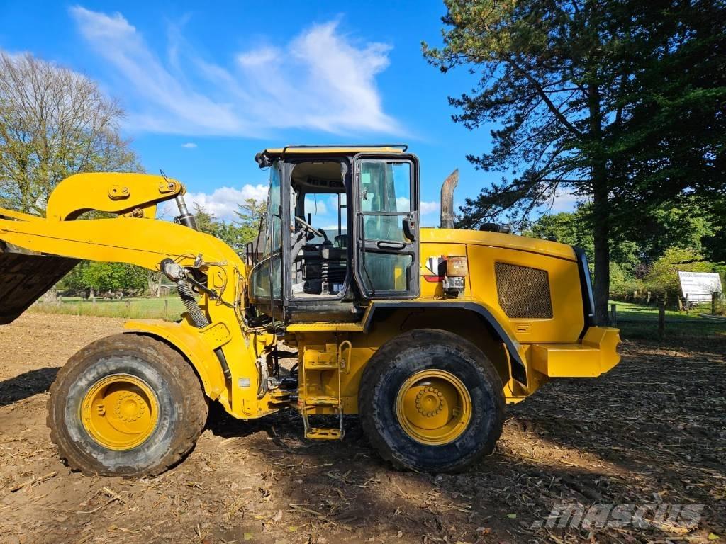 CAT 930 M Колесни товарачи