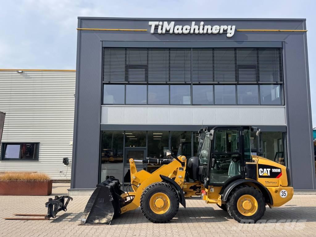CAT 906M Колесни товарачи