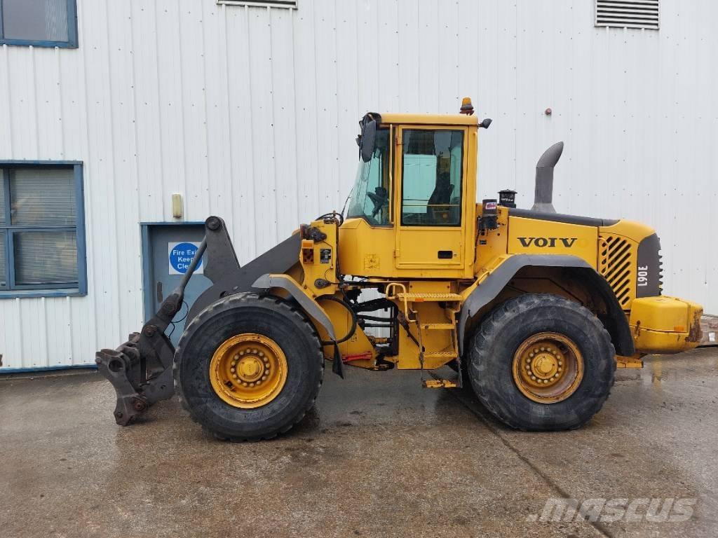 Volvo L90E Колесни товарачи