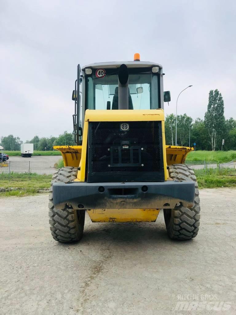 New Holland W 110 B Колесни товарачи