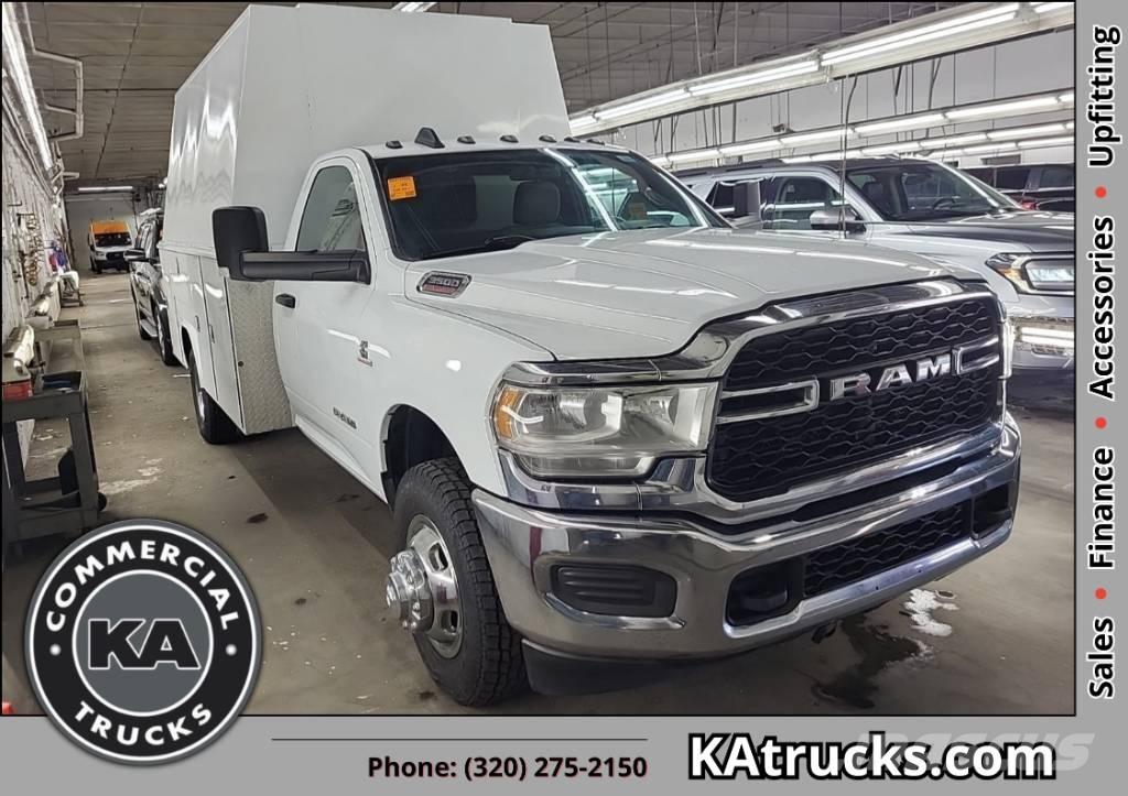 RAM 3500 TRADESMAN Пикапи
