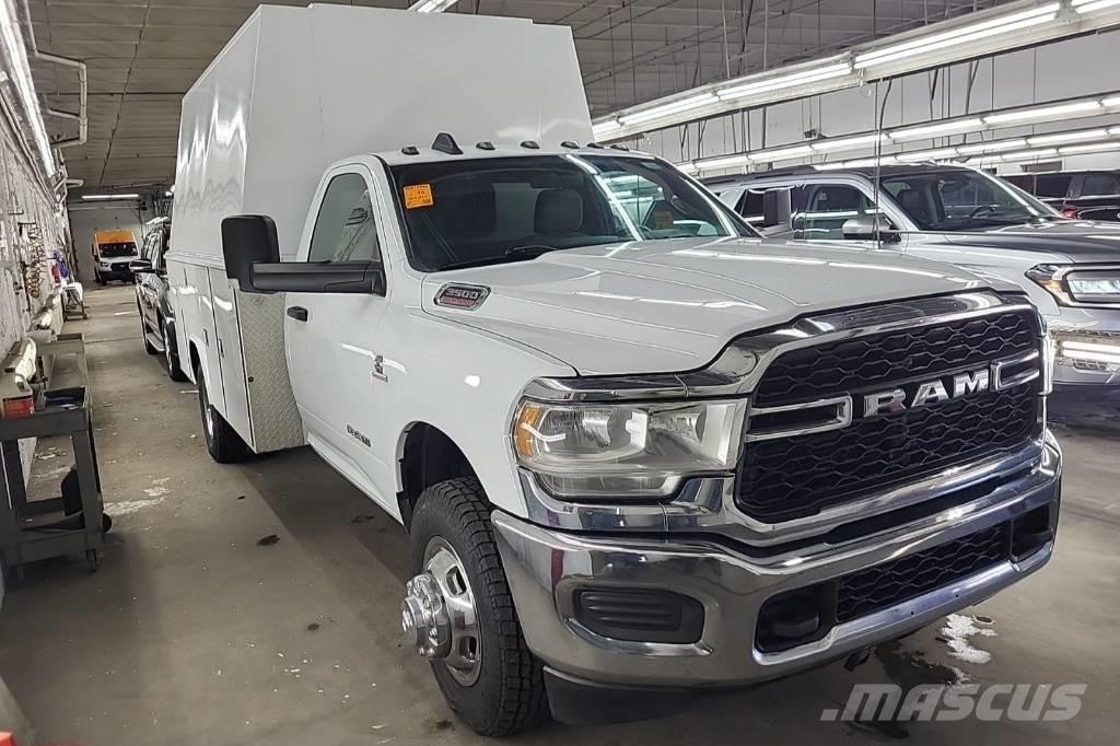 RAM 3500 TRADESMAN Пикапи
