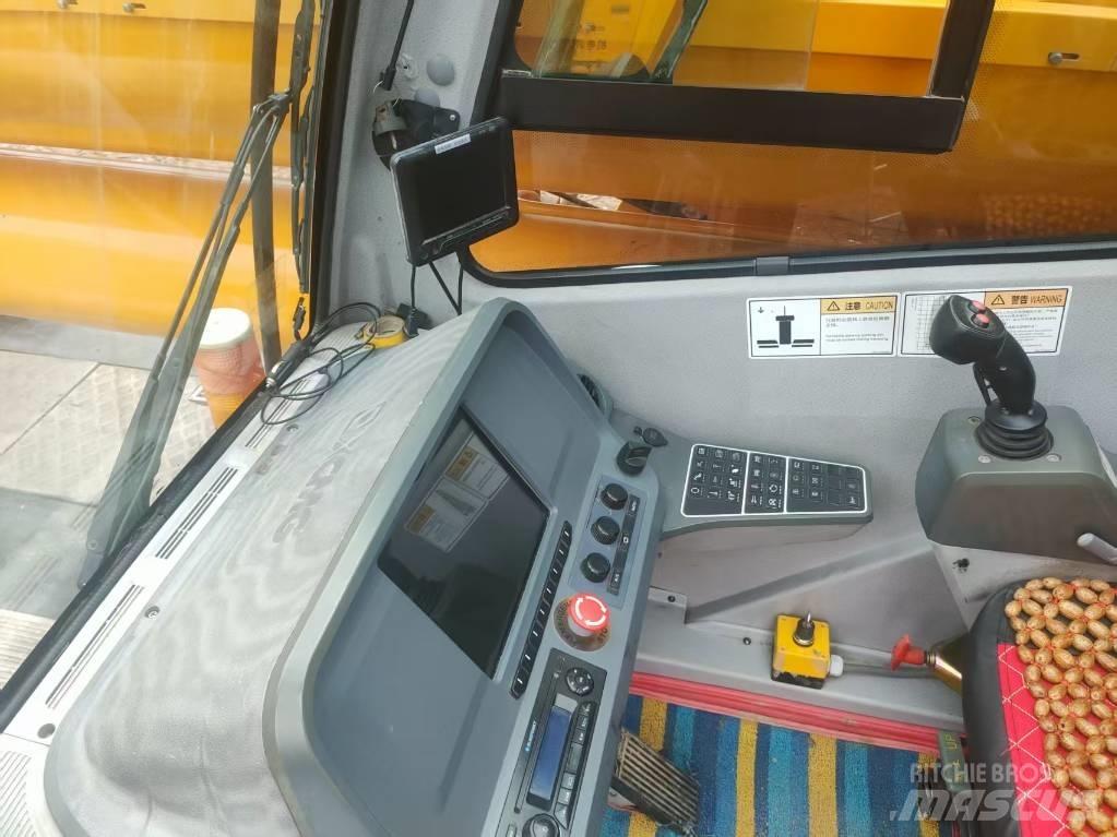 XCMG XCT 130 Всъдеходни кранове