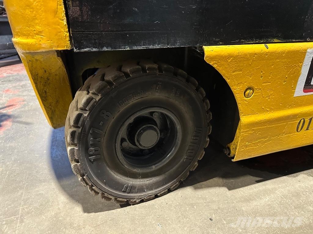 OM E 25 C Електрически вилични кари-повдигачи