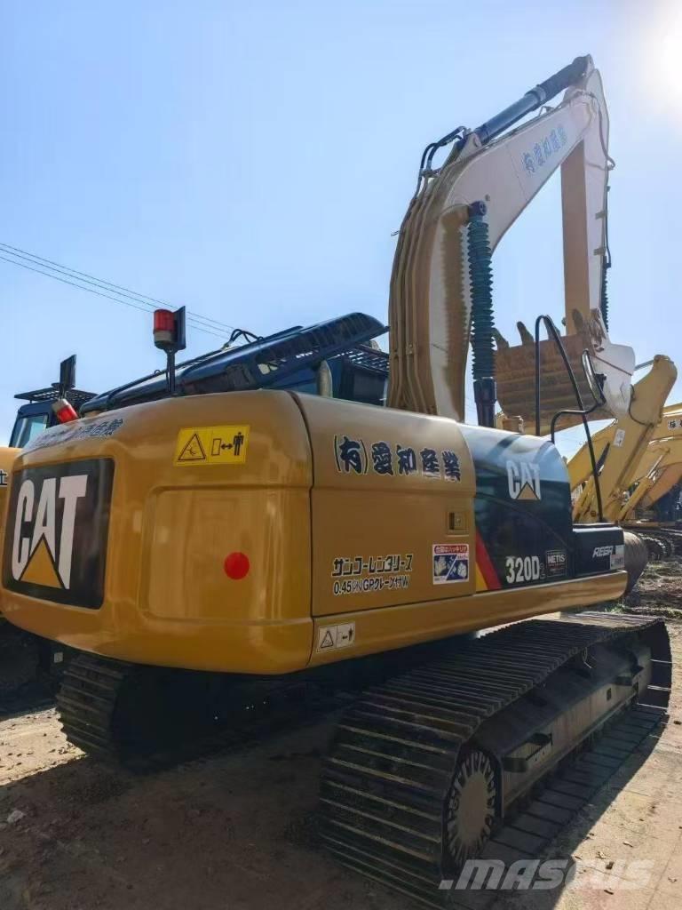 CAT 320 D Верижен екскаватор