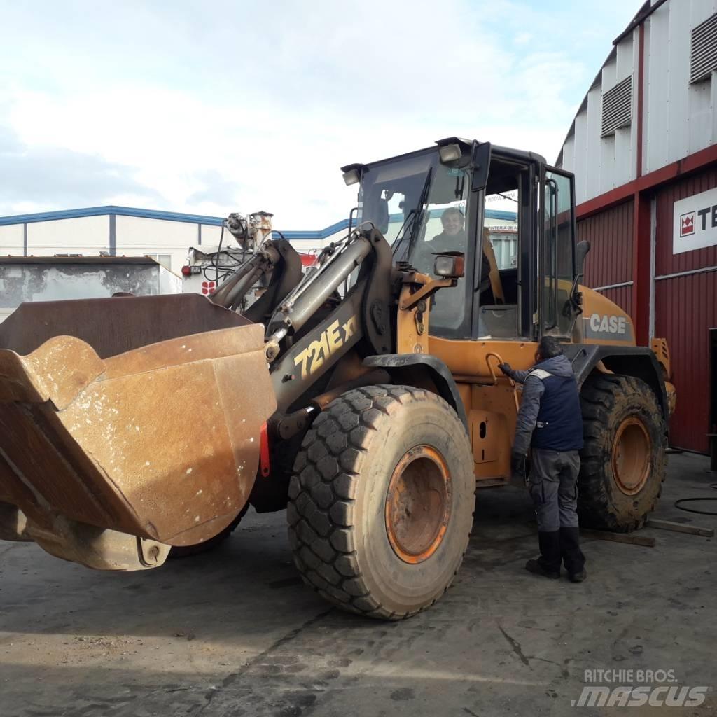 CASE 721 E XT Колесни товарачи
