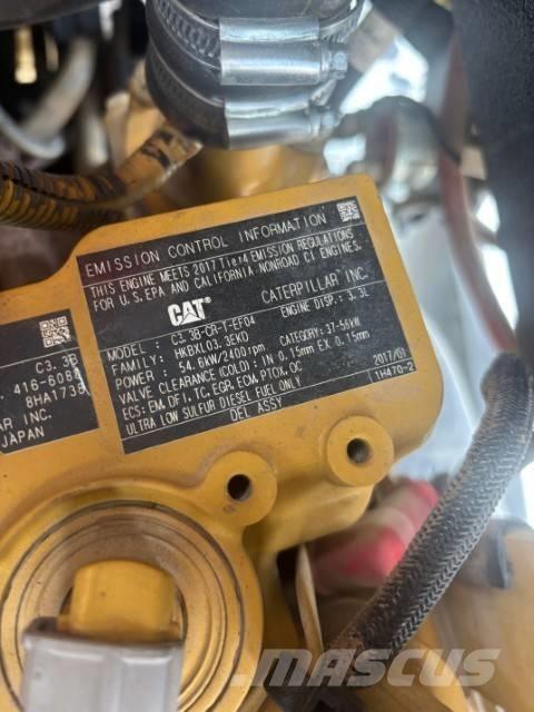 CAT 906 Колесни товарачи