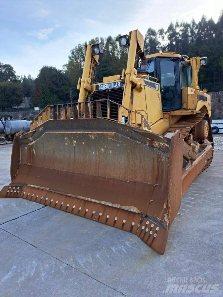 CAT D 8 T Верижни булдозери
