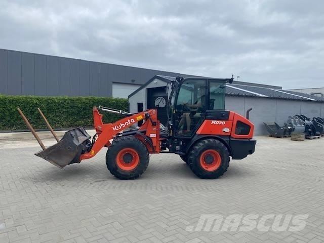Kubota R 070 Колесни товарачи
