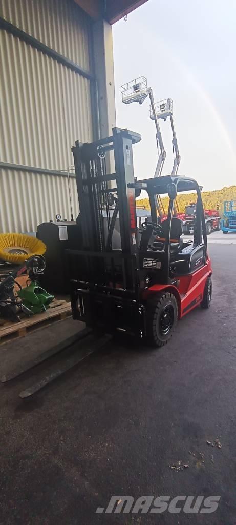 Manitou MI 25 Дизелови камиони