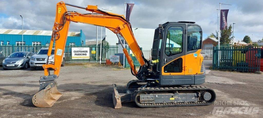 Develon Excavator Верижен екскаватор