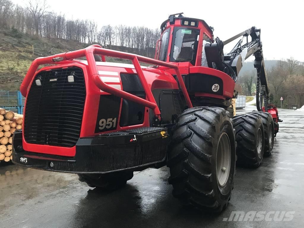Komatsu 951 Харвестери