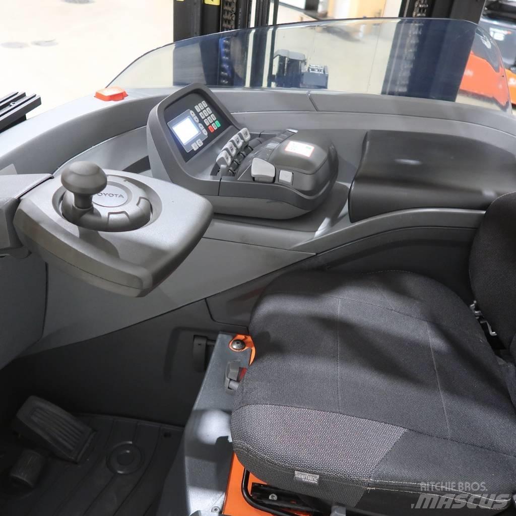 Toyota RRE160HR Ретрак/ Високоповдигач с изместване на вилката напред
