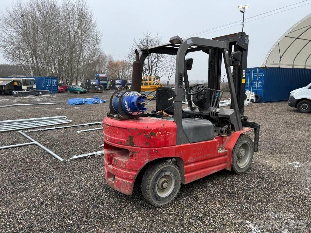 Manitou CG 30 P Камиони с АГУ