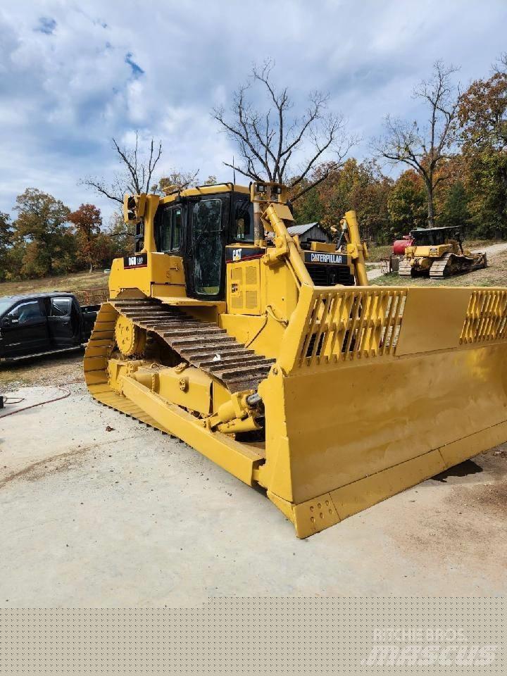 CAT D 6 R Верижни булдозери
