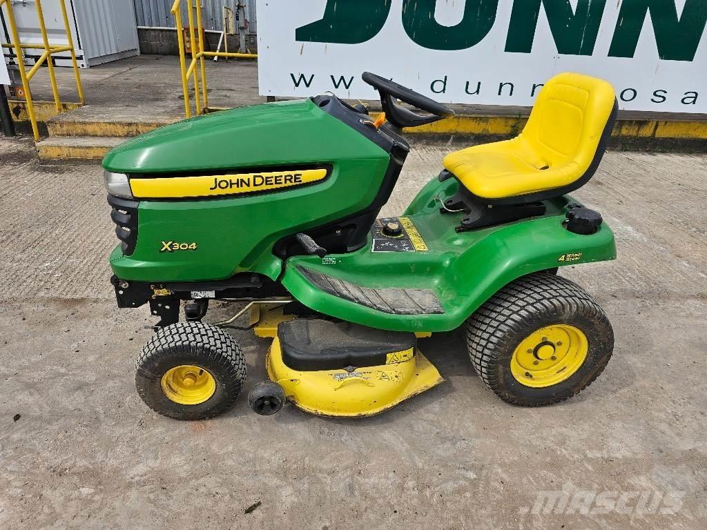 John Deere X 304 Тракторни косачки