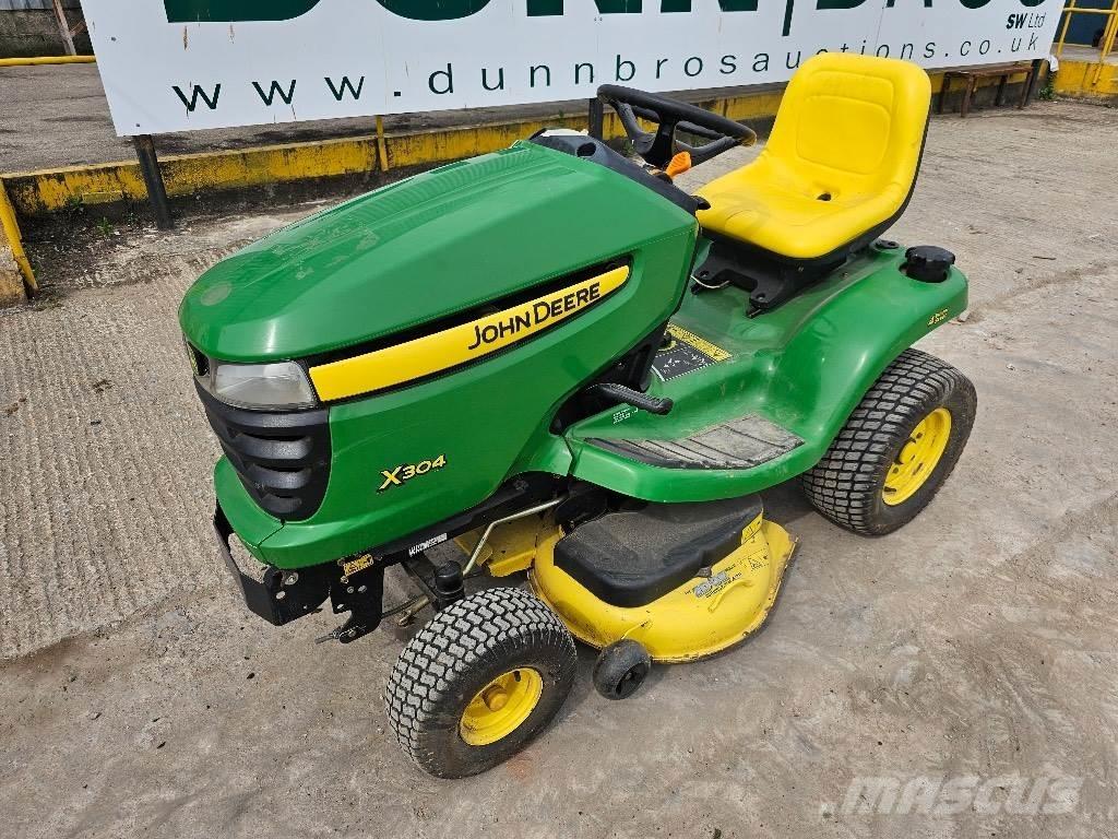John Deere X 304 Тракторни косачки