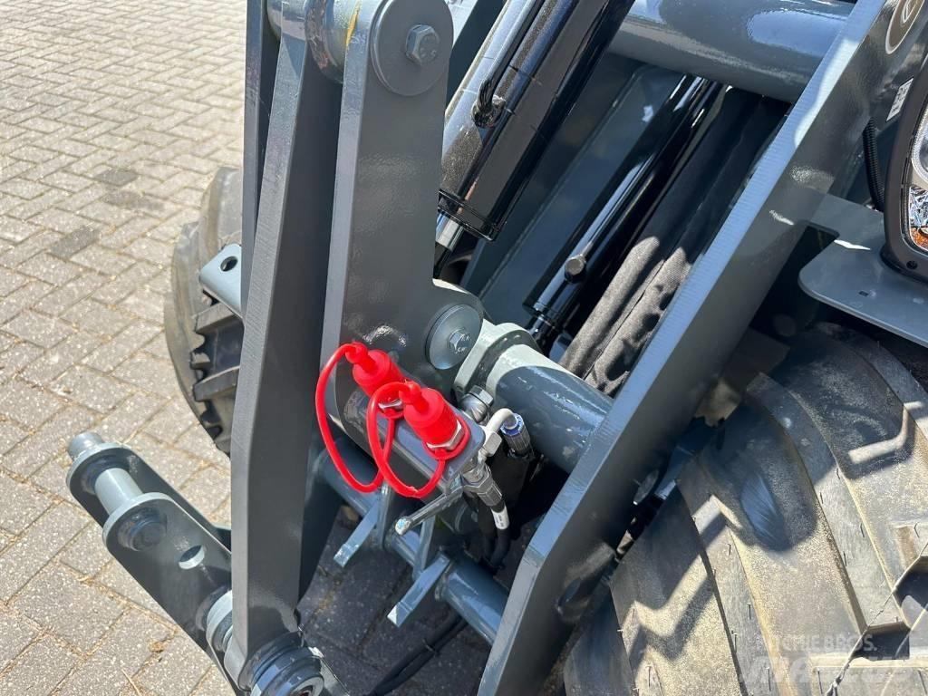 GiANT G 1500 HD Многофункционални товарачи