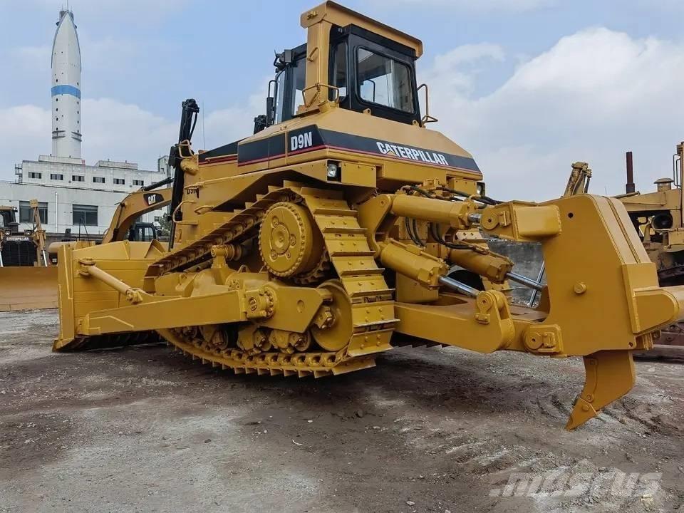 CAT D9N Верижни булдозери
