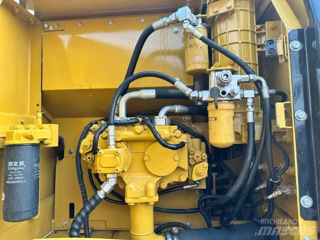 CAT 320 D Верижен екскаватор
