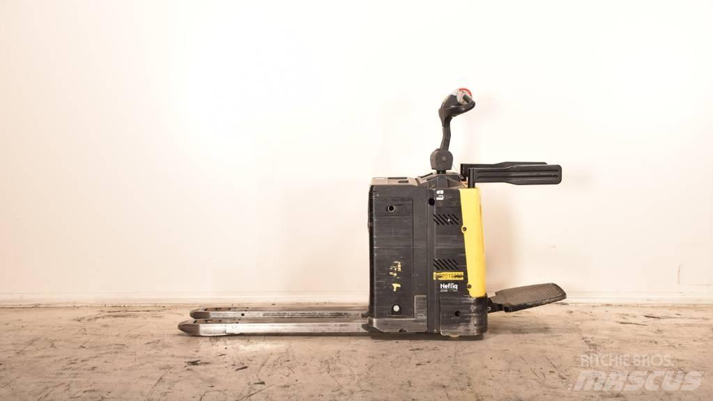 Hyster P 2.0 S Транспалетни колички с платформи