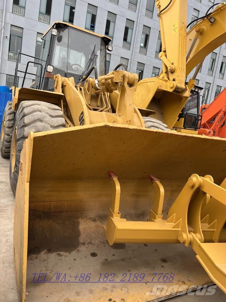 CAT 966G Колесни товарачи