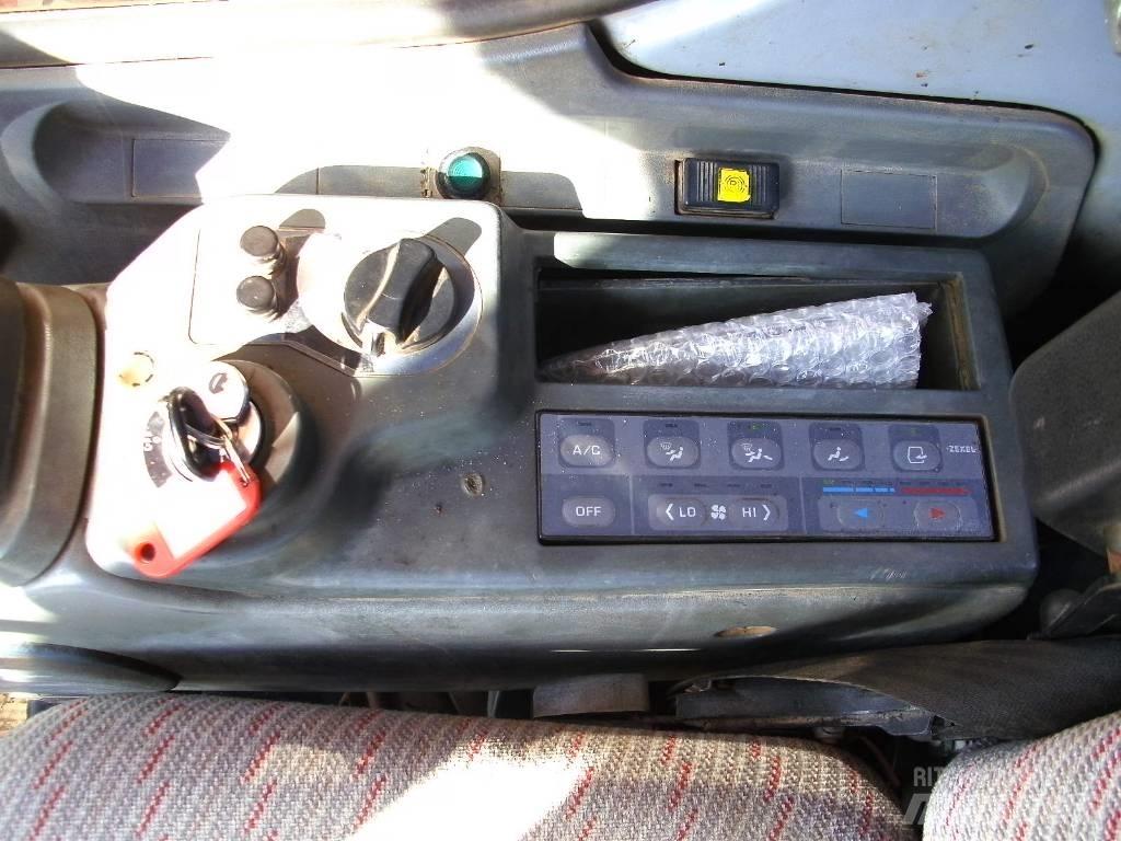 Fiat-Kobelco EX215W Колесни екскаватори