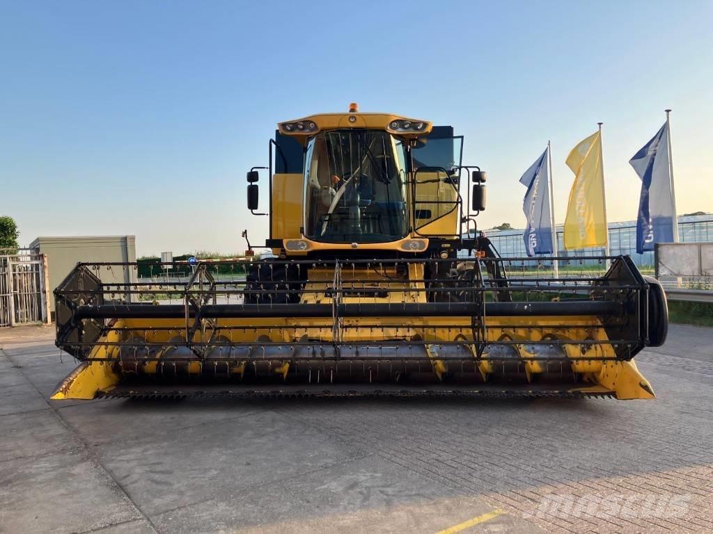 New Holland CS 6080 Комбайни