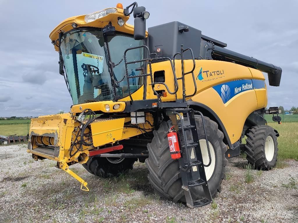 New Holland CX 8070 Комбайни