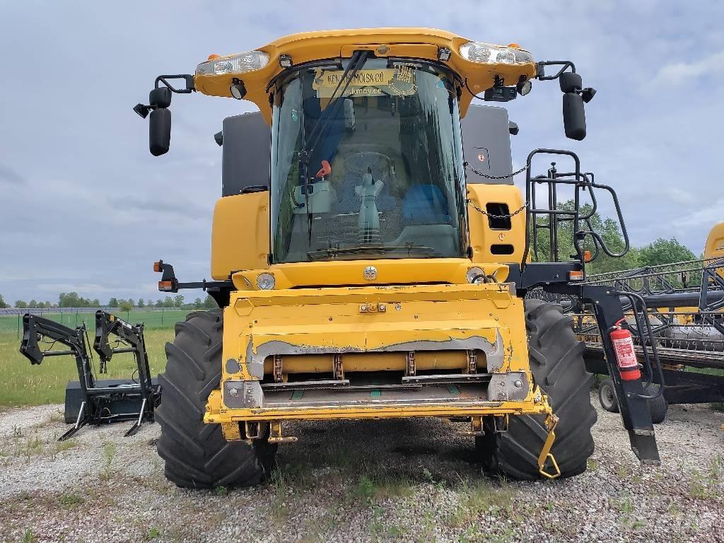New Holland CX 8070 Комбайни