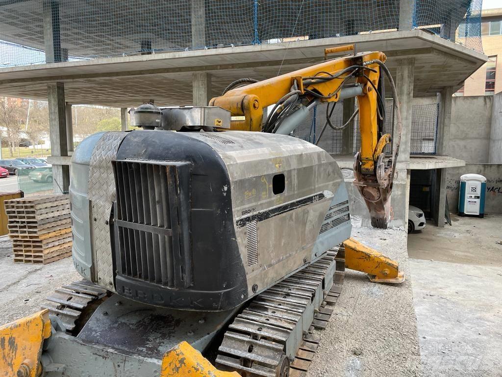 Brokk 330 Diesel Багери за разрушаване
