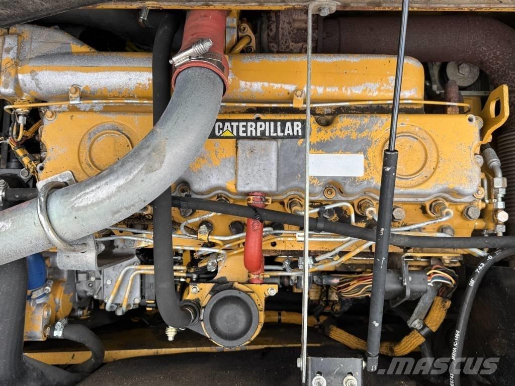 CAT M 318 C Колесни екскаватори