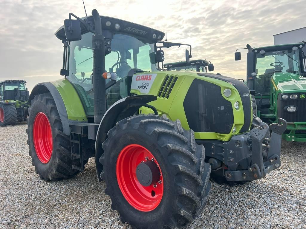 CLAAS Arion 640 Трактори