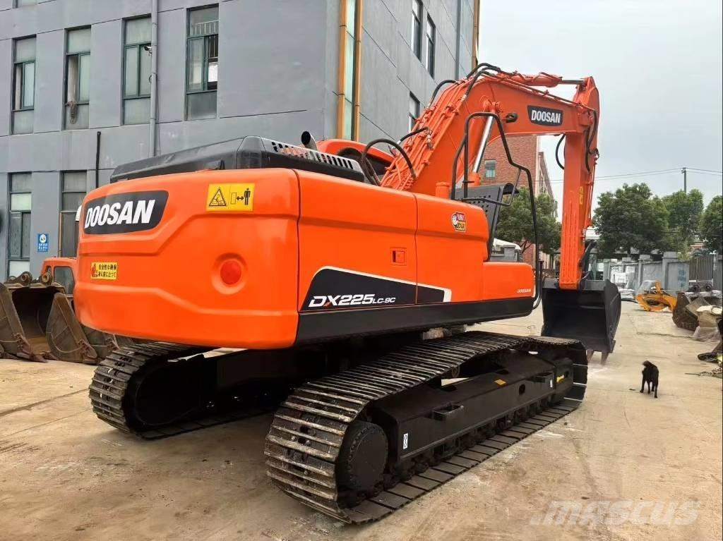 Doosan DX 225 LC Верижен екскаватор