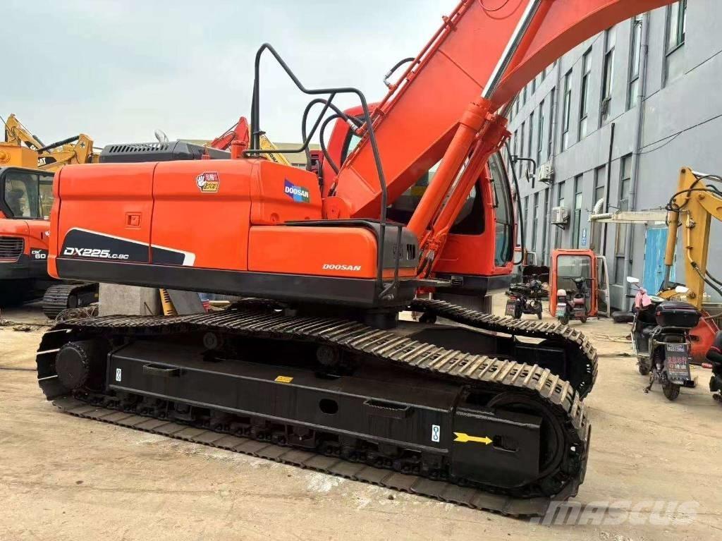 Doosan DX 225 LC Верижен екскаватор