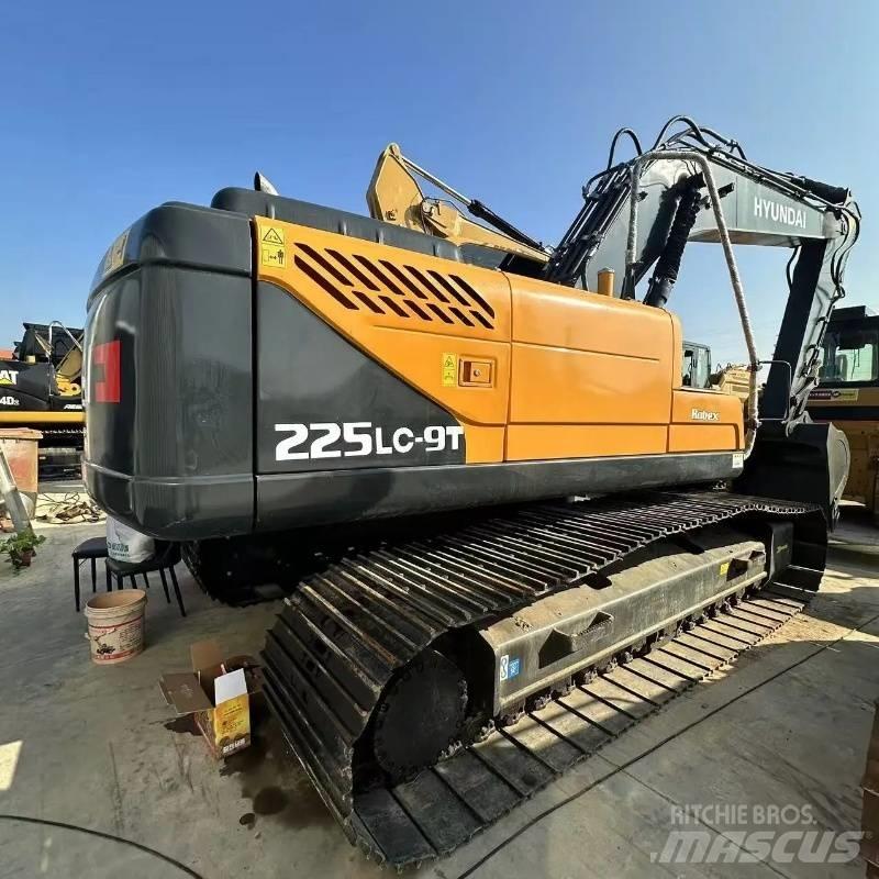 Hyundai R225 Верижен екскаватор