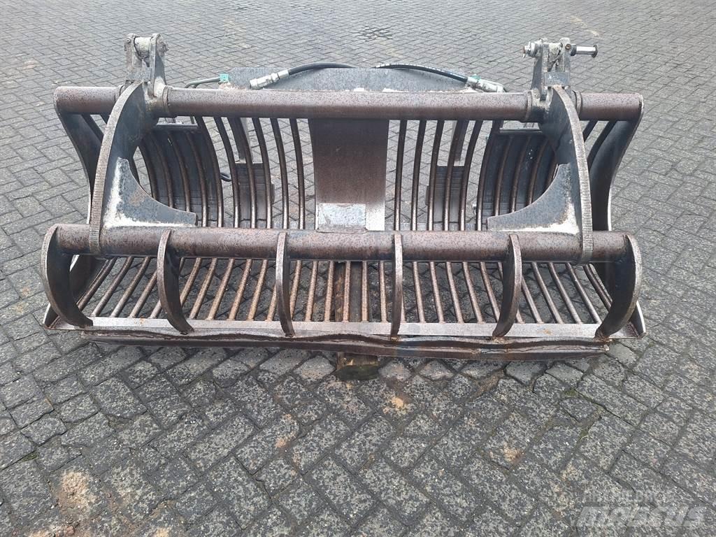 Volvo BM L 30 Хранилки за животни