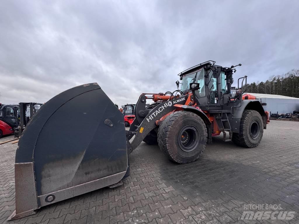 Hitachi ZW 220-7 Колесни товарачи