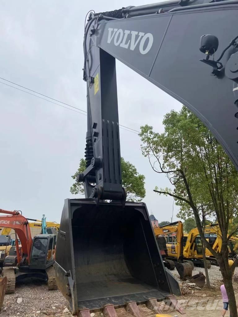 Volvo EC210D Верижен екскаватор