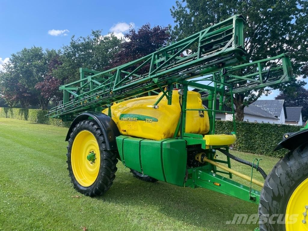 John Deere 732 Прикачни пръскачки

