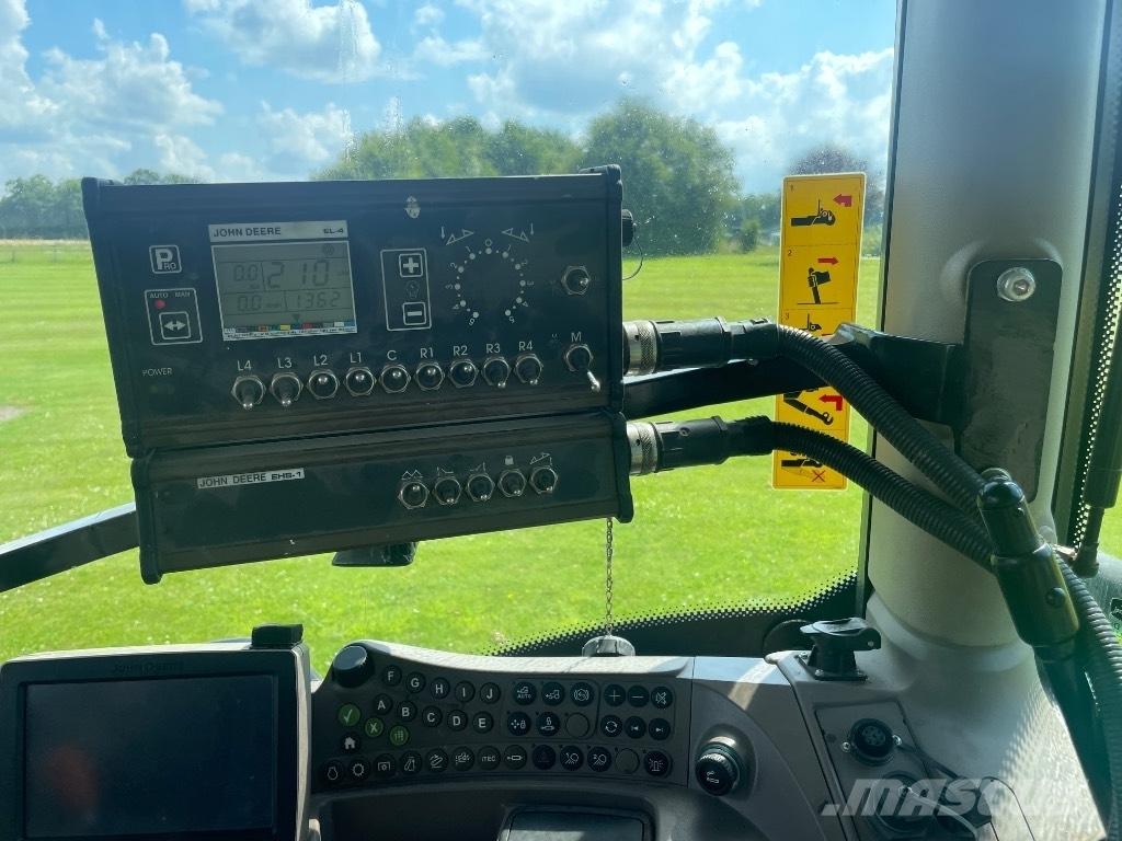 John Deere 732 Прикачни пръскачки
