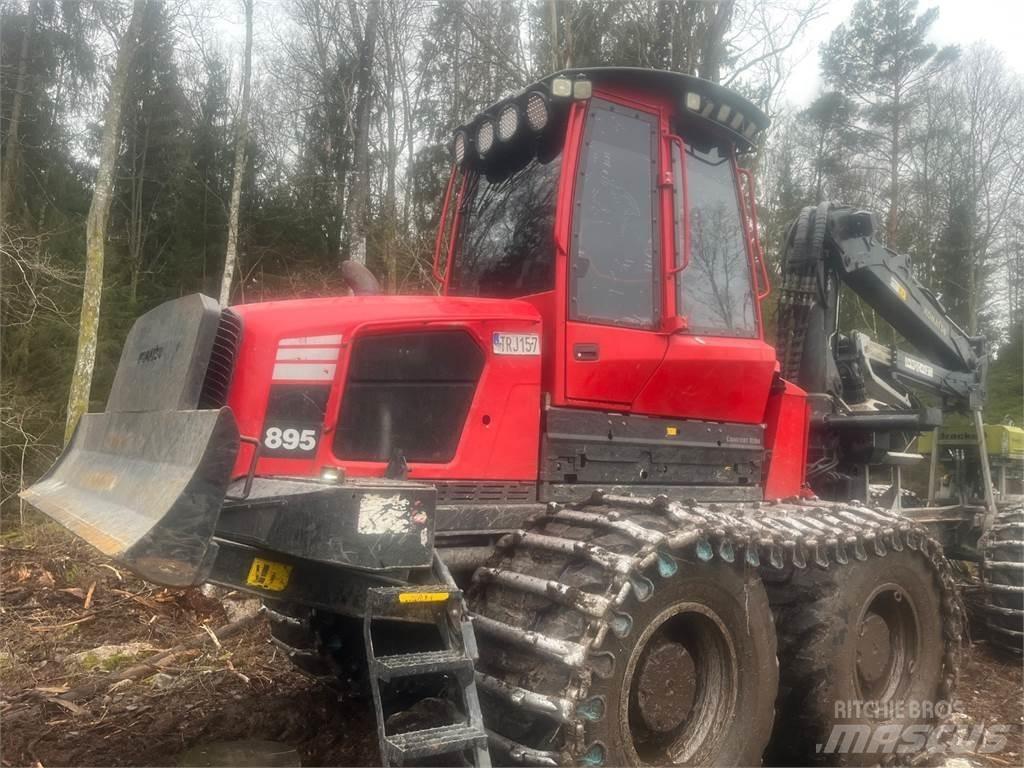 Komatsu 895 Форуардери