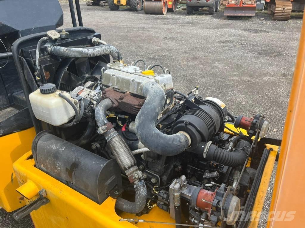 JCB VMT 260-120 Двойни барабанни ролки
