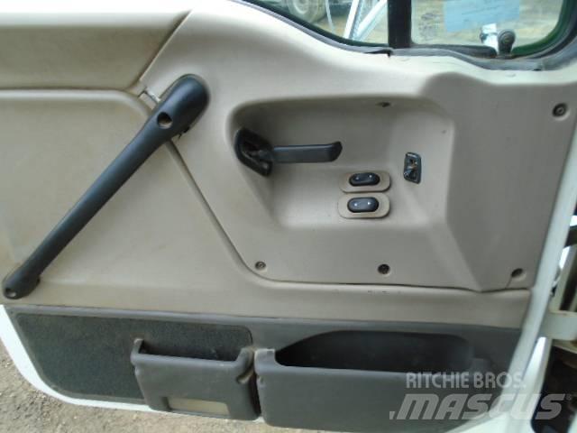 Sterling L 9500 Влекачи