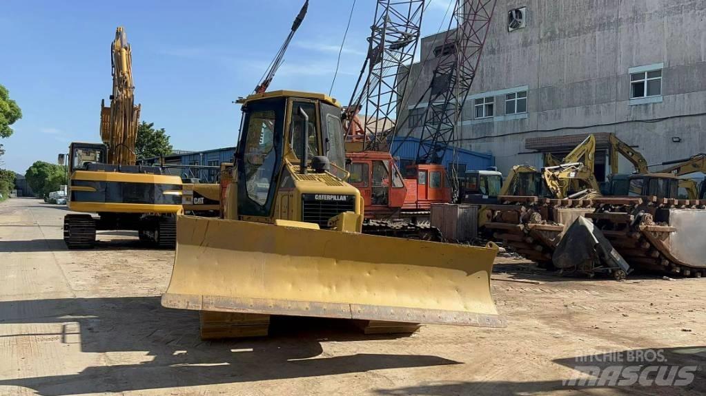 CAT D5G LGP Верижни булдозери
