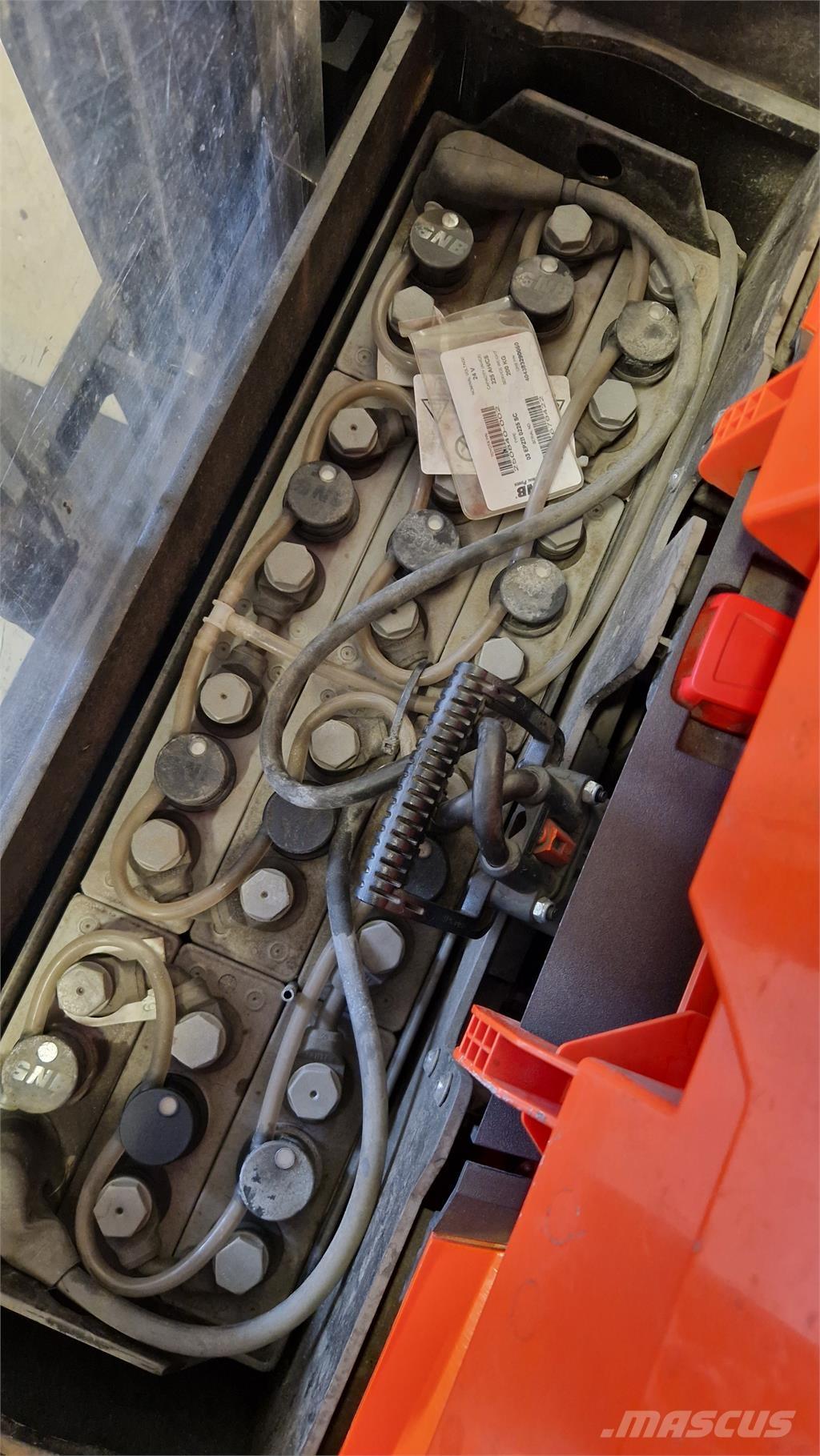 BT SWE200D Самоходни товарачи