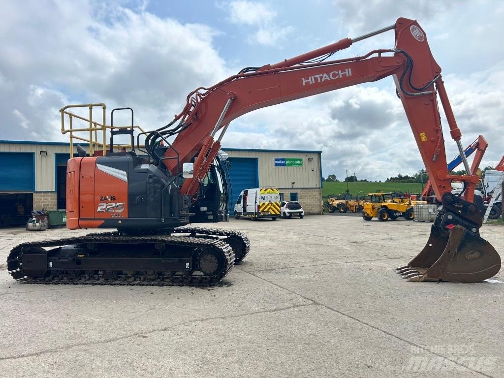 Hitachi ZX225 USLC-7 Верижен екскаватор