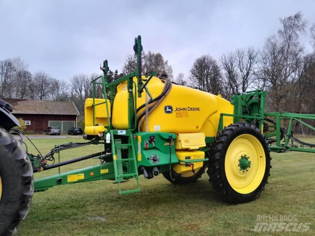 John Deere M 740 i Прикачни пръскачки
