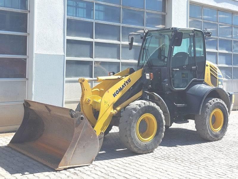 Komatsu WA 100 M-7 Мини товарачи
